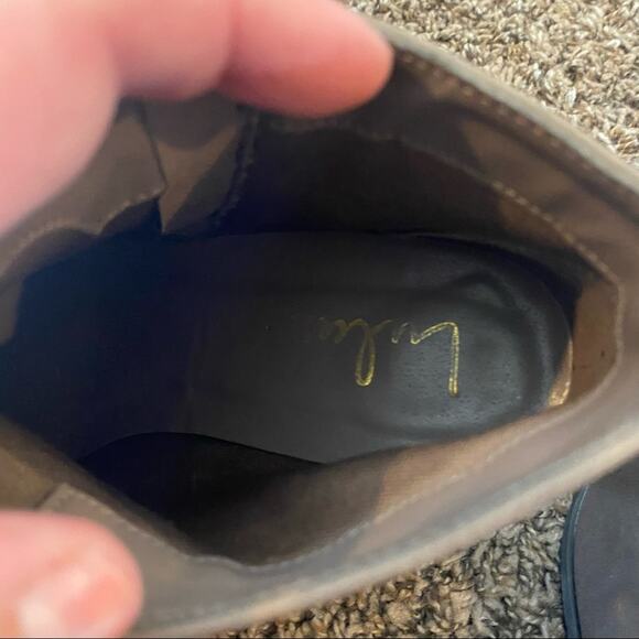 Lulu’s Two Tone Zipper Ankle Booties Approx Size 6 - Picture 6 of 13